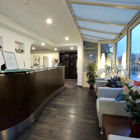 ホテル Bivius Restaurant Luxembourg 3*