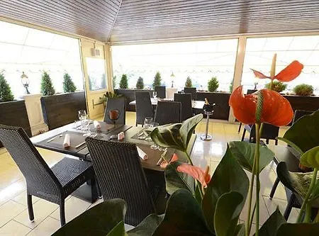 ホテル Bivius Restaurant Luxembourg ストラッサン